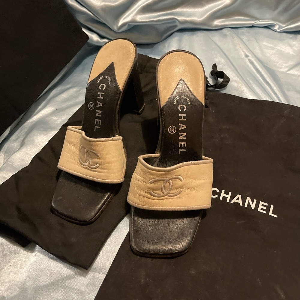 Chanel Women's Cream Mules - Picture 8 of 9
